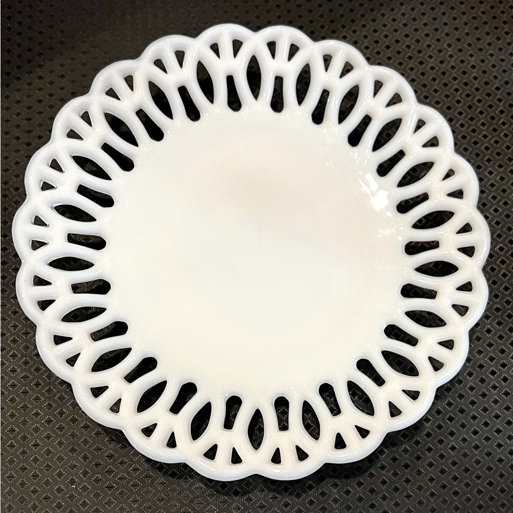 Rare Vintage White Milk Glass Lace Edge - H Border 7.5 “ Diam Plate Antique Dish - Picture 15 of 15